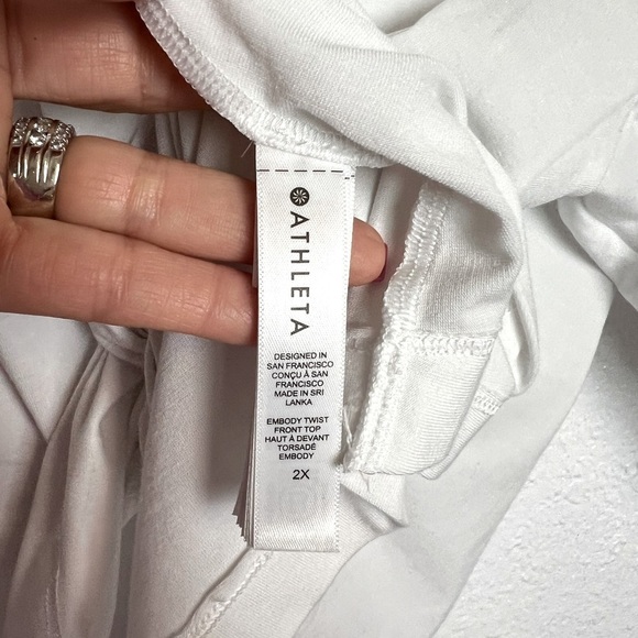 Athleta Embody Twist Front Top White 2X - Picture 7 of 8